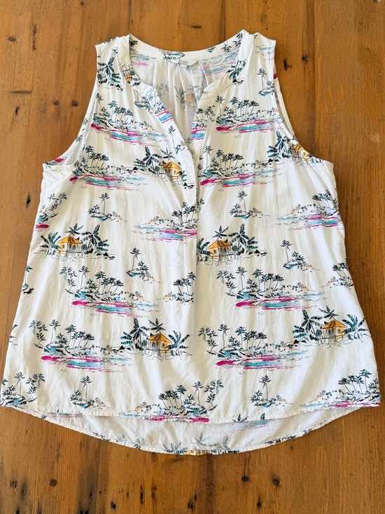 Crown & Ivy Tropical Print Sleeveless Blouse Medium Beach Resort Tank Top - Picture 2 of 8